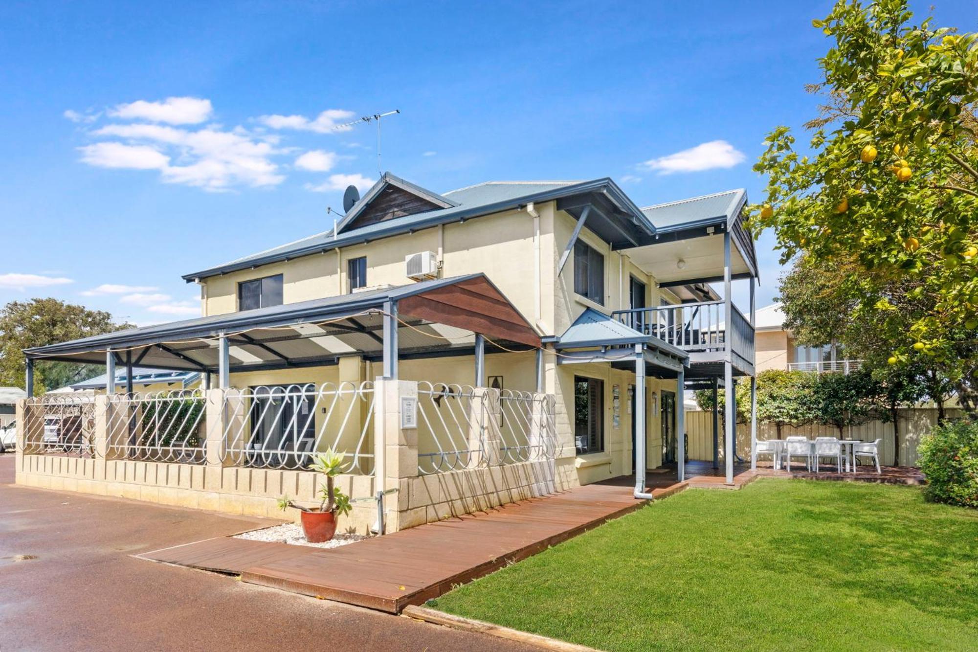 Observatory Guesthouse - Adults Only Busselton Exterior photo